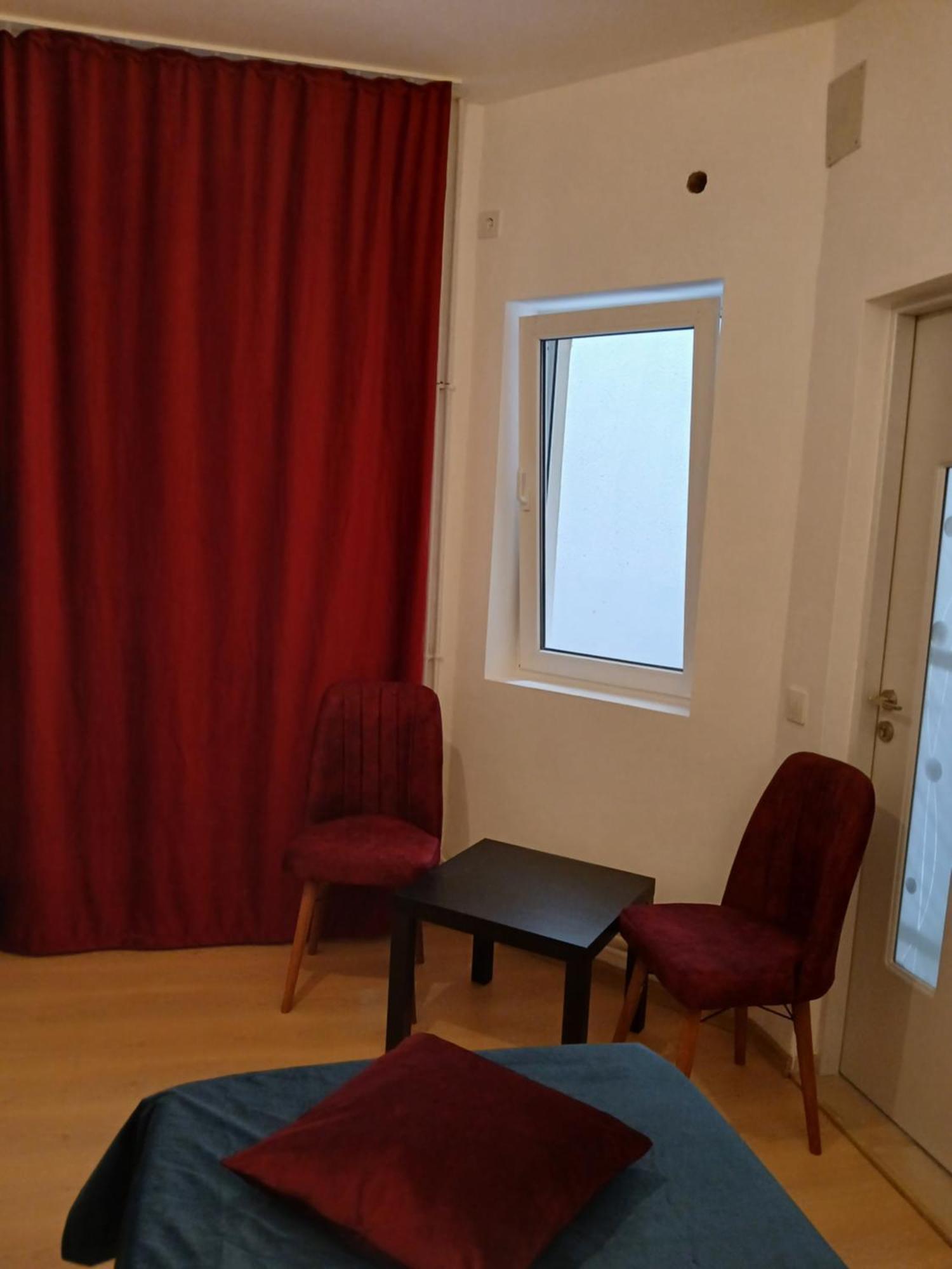 Center Walk Studios Бухарест Экстерьер фото